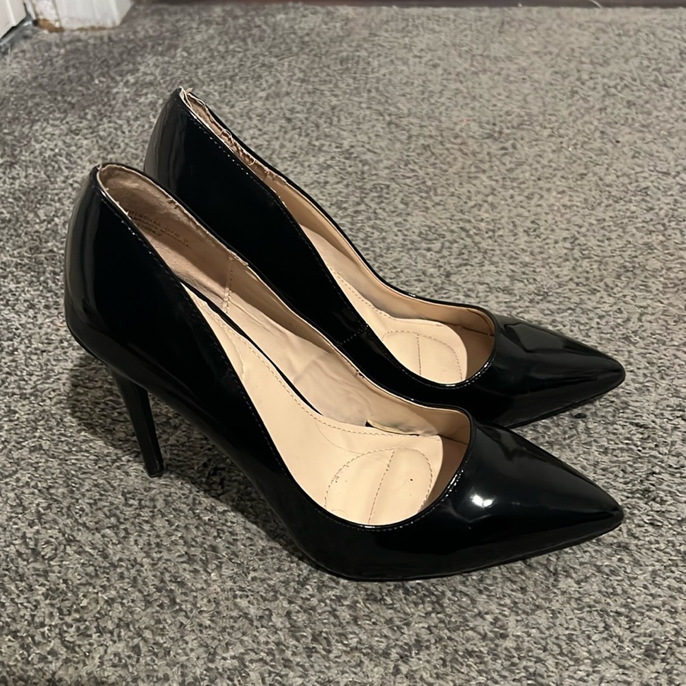 Anne Michelle Black Pointed Toe Heel